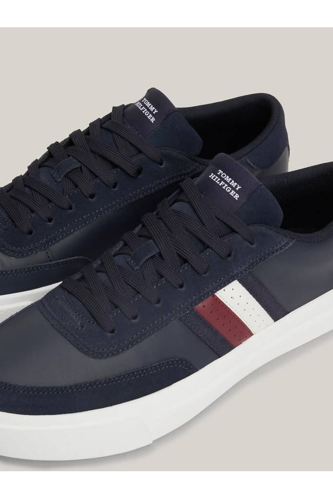 Detal stylizacja męskie sneakersy skórzane cupset rwb tommy hilfiger FM0FM04975