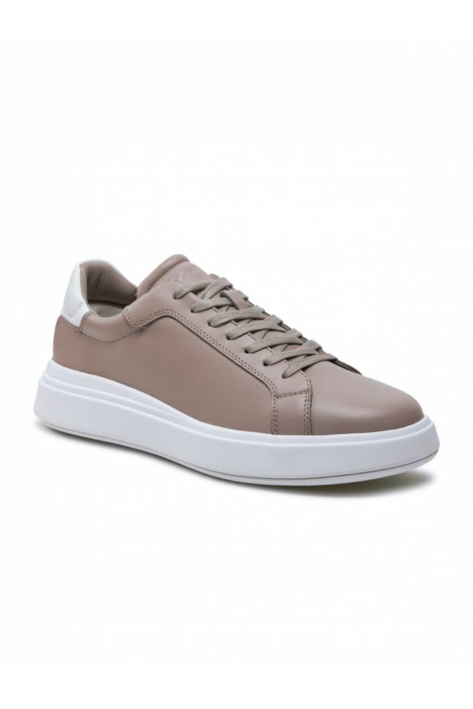 Przód męskie sneakersy skórzane low top lace up calvin klein HM0HM01016