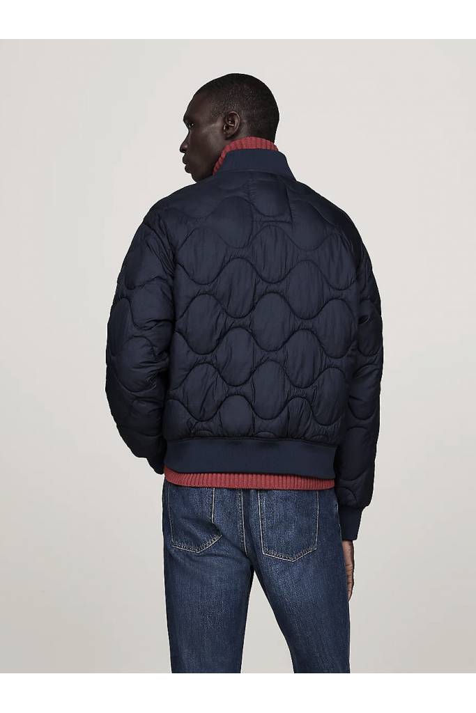 Tył męska ocieplana bomberka pikowana onion quilted tommy hilfiger MW0MW37341