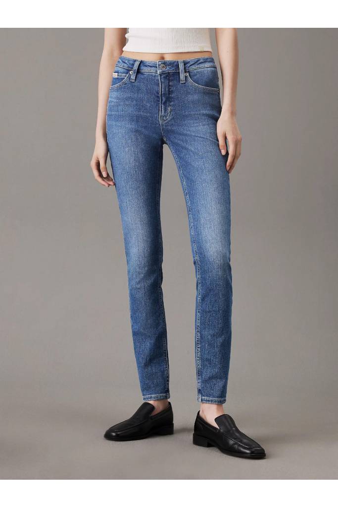 Przód damskie jeansy mid rise skinny calvin klein jeans J20J224488