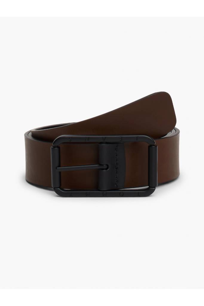 Przód męski pasek dwustronny skórzany tjm rev. travel buckle belt tommy jeans 35mm AM0AM12970