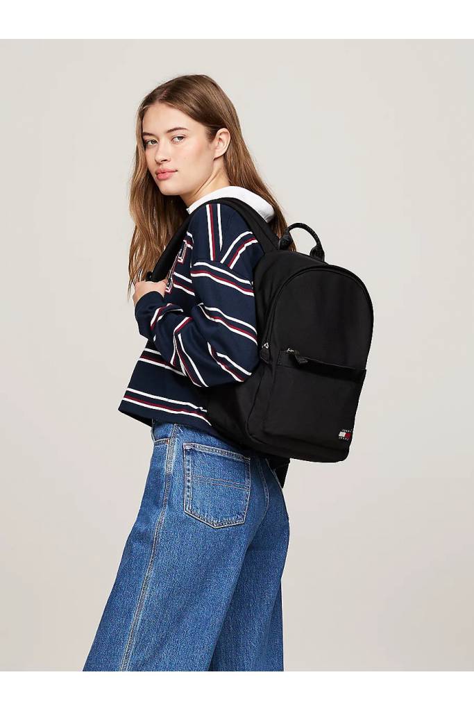 Przód damski plecak ess daily backpack tommy jeans AW0AW16272