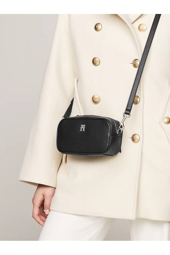 Przód damska torebka refined camera bag tommy hilfiger AW0AW16468