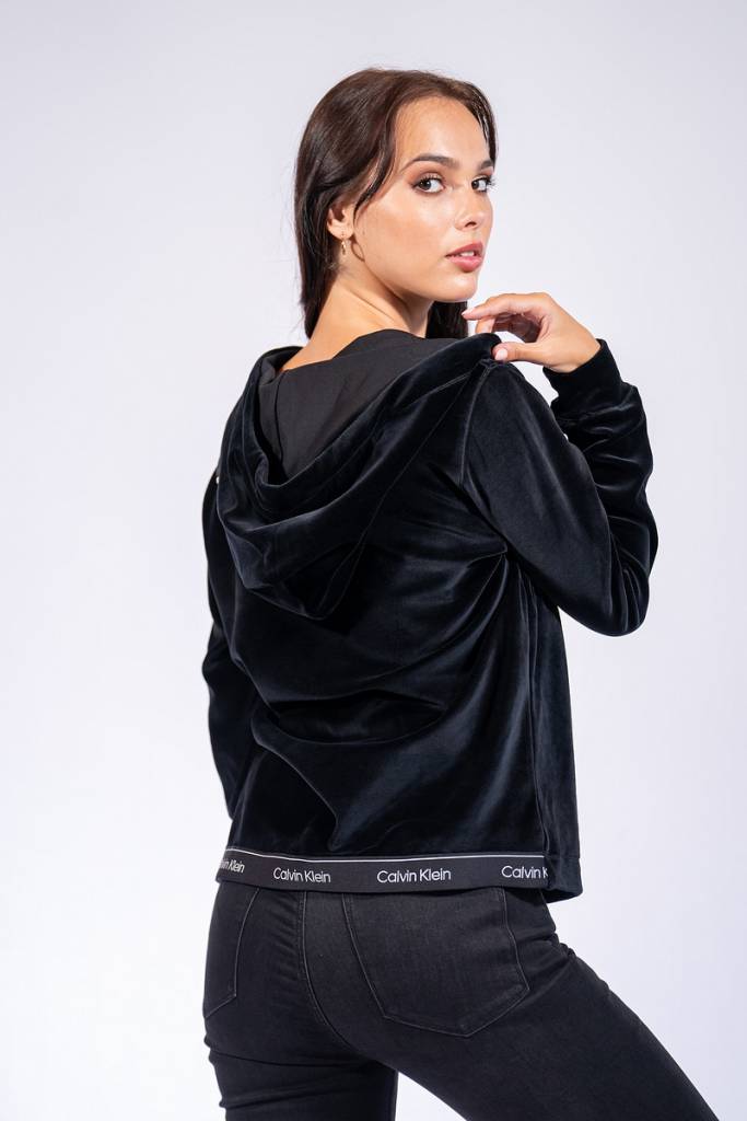 Tył calvin klein bluza velour K20K202351 Tył calvin klein bluza velour K20K202351