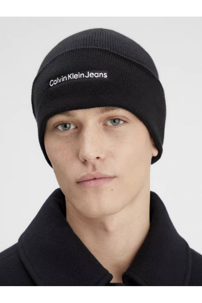 Przód męska czapka zimowa inst embro beanie calvin klein jeans K50K512452