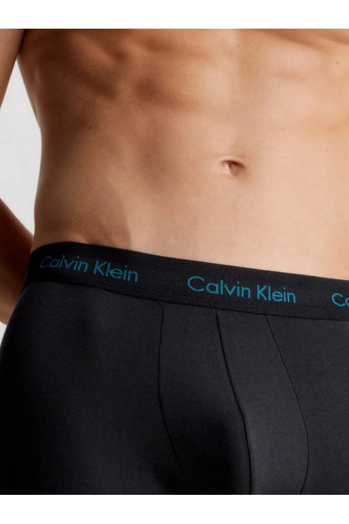 Detal stylizacja męskie bokserki cotton stretch boxer brief calvin klein 3-pack 000NB1770A