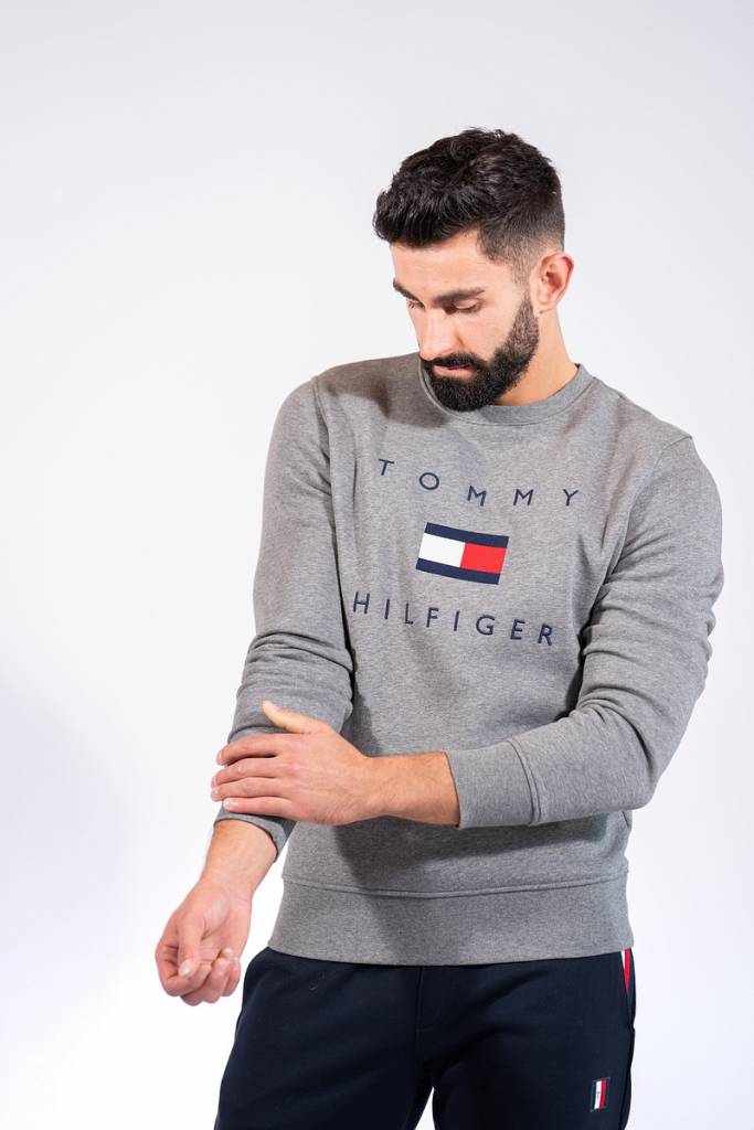 Detal stylizacja tommy hilfiger bluza tommy flag MW0MW14204 Detal stylizacja tommy hilfiger bluza tommy flag MW0MW14204