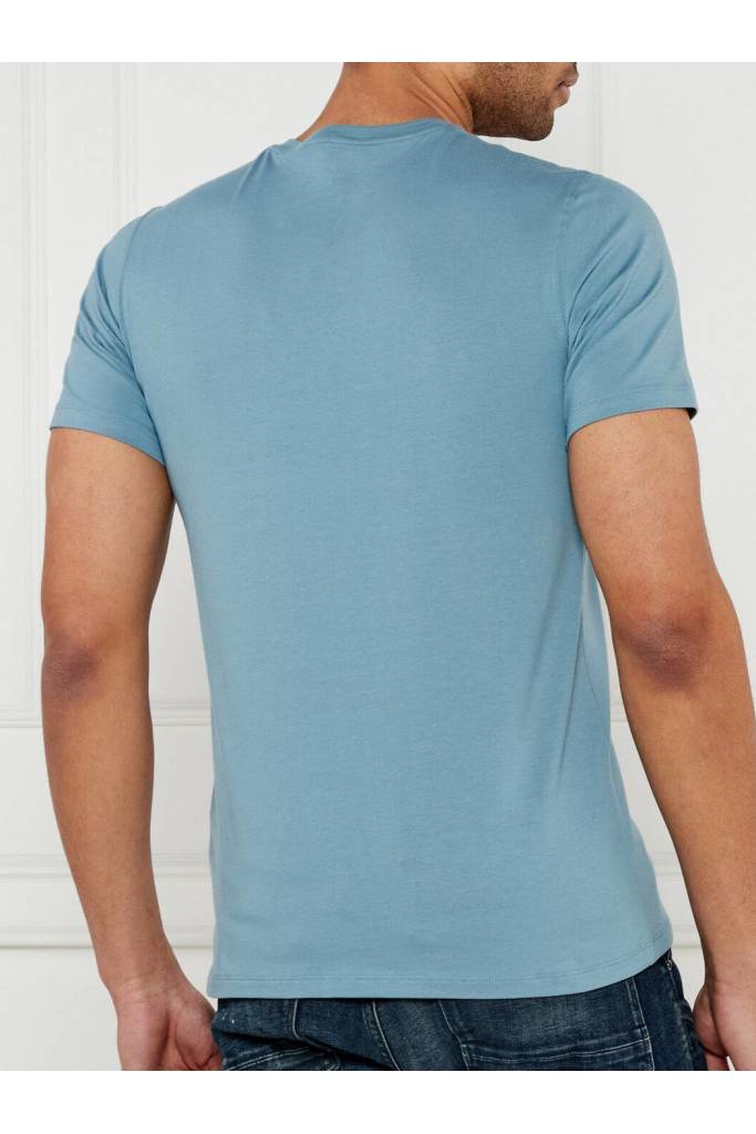 Detal 5 męski t-shirt basic pima guess M4GI70 KC9X0 Detal 5 męski t-shirt basic pima guess M4GI70 KC9X0