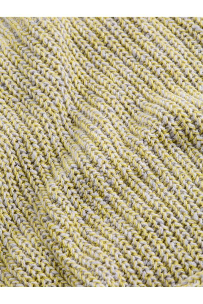 Detal 2 damski sweter bez rękawów mouline texture calvin klein K20K208409 Detal 2 damski sweter bez rękawów mouline texture calvin klein K20K208409