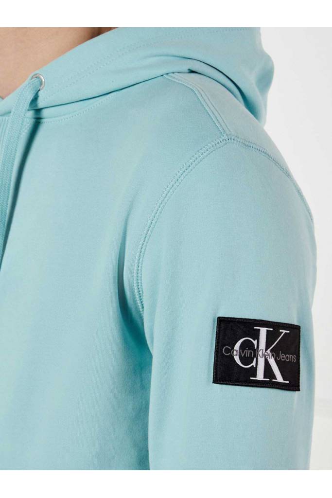Detal stylizacja męska bluza z kapturem badge calvin klein jeans J30J323430 Detal stylizacja męska bluza z kapturem badge calvin klein jeans J30J323430