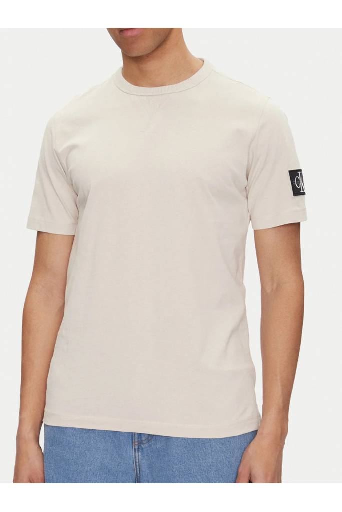 Przód męski t-shirt badge calvin klein jeans J30J323484 Przód męski t-shirt badge calvin klein jeans J30J323484