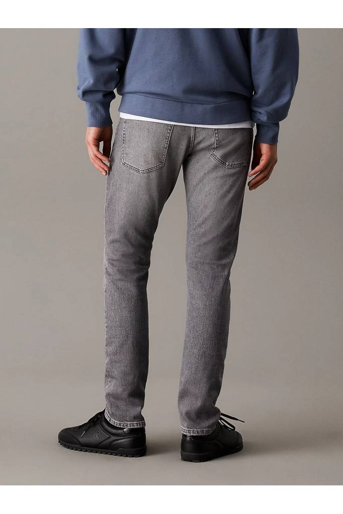 Tył męskie jeansy slim calvin klein jeans J30J327157