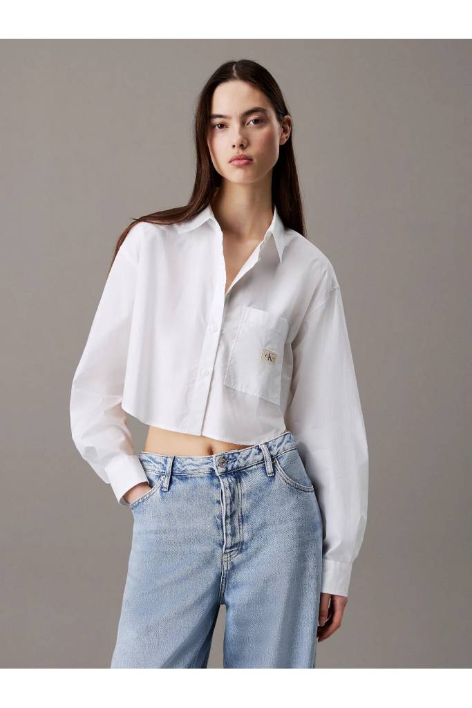 Przód damska koszula krótka woven label cropped calvin klein jeans J20J225078 Przód damska koszula krótka woven label cropped calvin klein jeans J20J225078