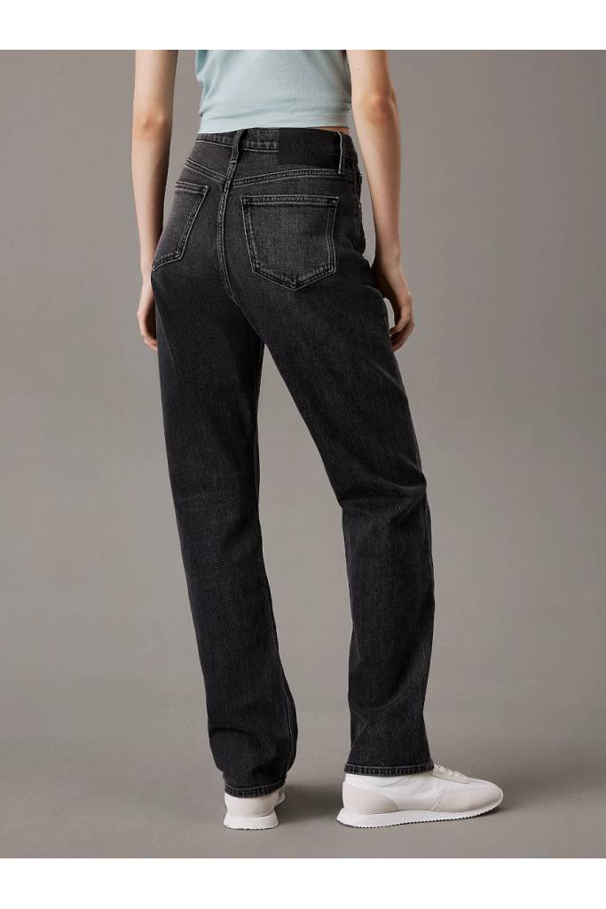 Tył damskie jeansy high rise straight calvin klein jeans J20J225122