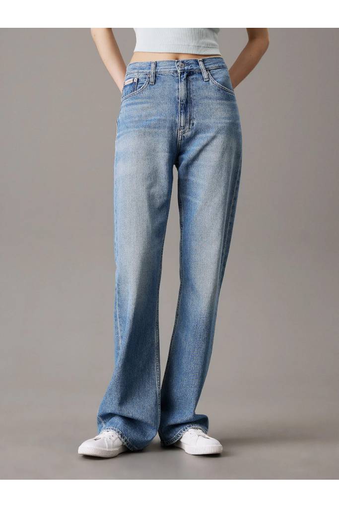 Przód damskie jeansy authentic bootcut calvin klein jeans J20J225127
