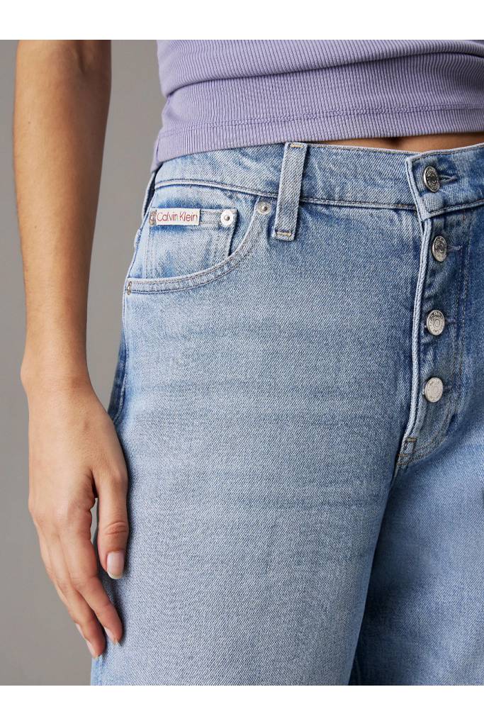 Detal 2 damskie jeansy mom jean calvin klein jeans J20J225148 Detal 2 damskie jeansy mom jean calvin klein jeans J20J225148