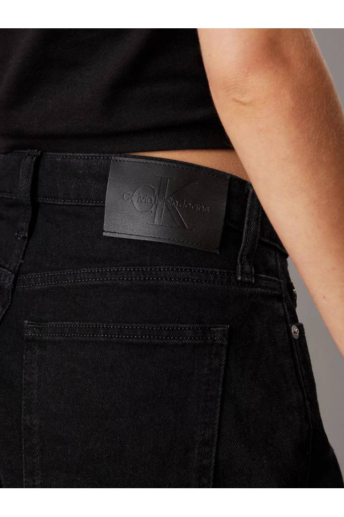 Detal 3 damskie szorty jeansowe mom calvin klein jeans J20J225154