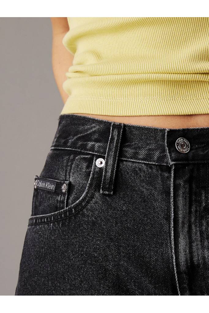 Detal 2 damskie szorty jeansowe bermuda calvin klein jeans J20J225190