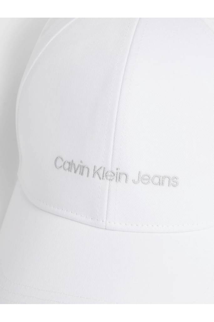 Detal stylizacja damska czapka z daszkiem institutional calvin klein jeans K60K608849 Detal stylizacja damska czapka z daszkiem institutional calvin klein jeans K60K608849