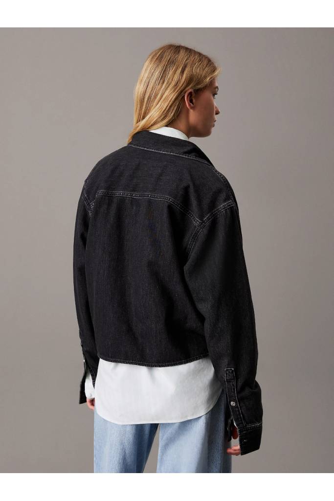 Tył damska koszula jeansowa cropped dad calvin klein jeans J20J225517 Tył damska koszula jeansowa cropped dad calvin klein jeans J20J225517