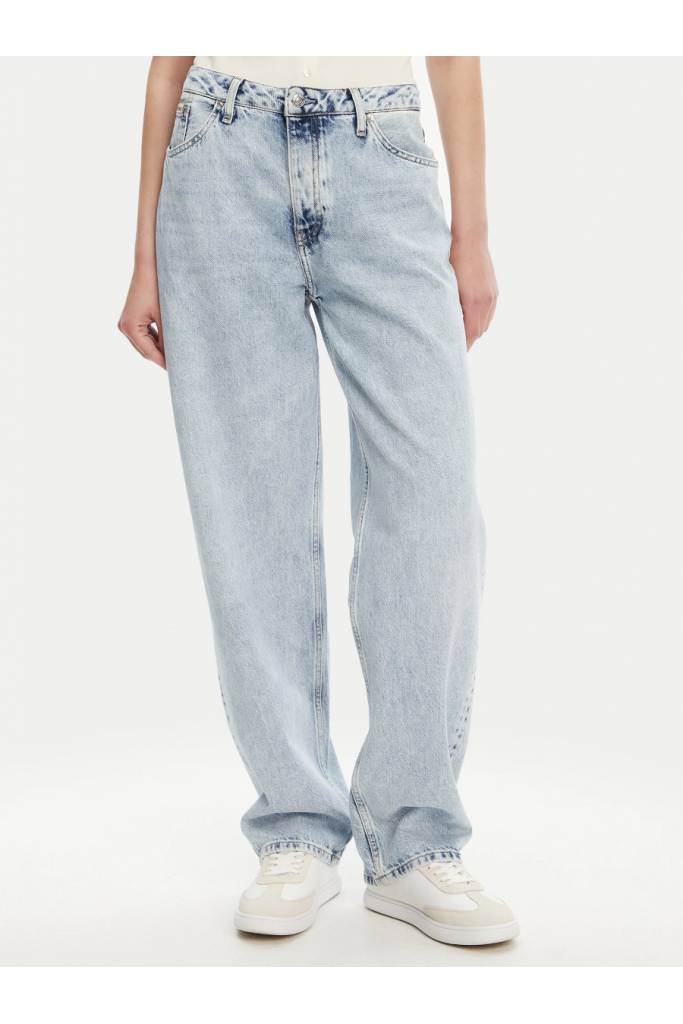 Przód damskie jeansy 90's loose calvin klein jeans J20J225504