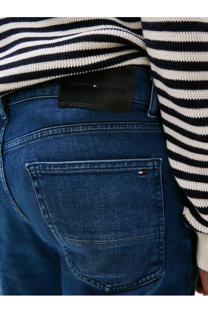 Detal stylizacja męskie jeansy slim bleecker sstr lake blue tommy hilfiger MW0MW40650