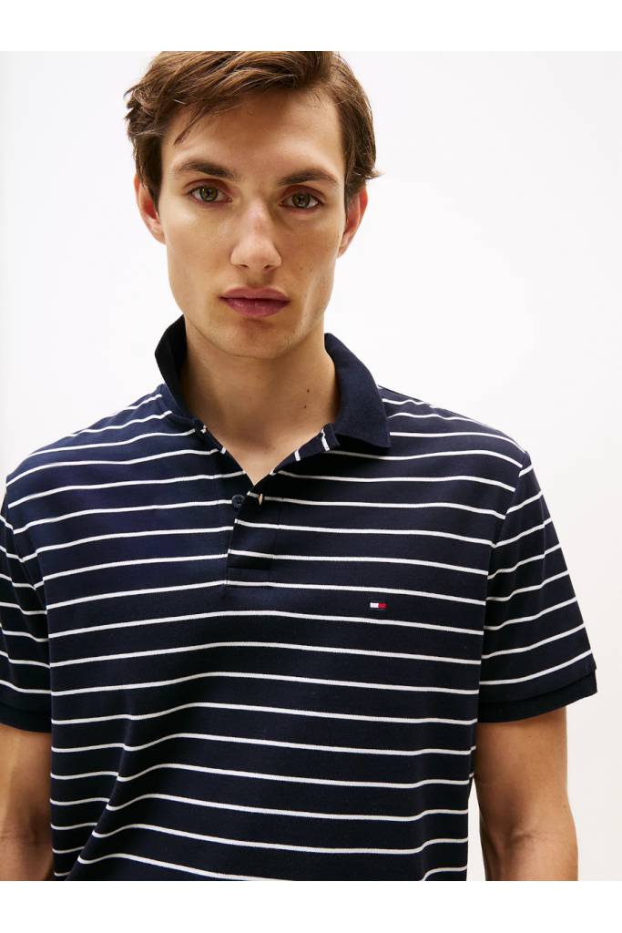 Detal stylizacja męskie polo liquid cotton reg seasonal tommy hilfiger MW0MW39994 Detal stylizacja męskie polo liquid cotton reg seasonal tommy hilfiger MW0MW39994