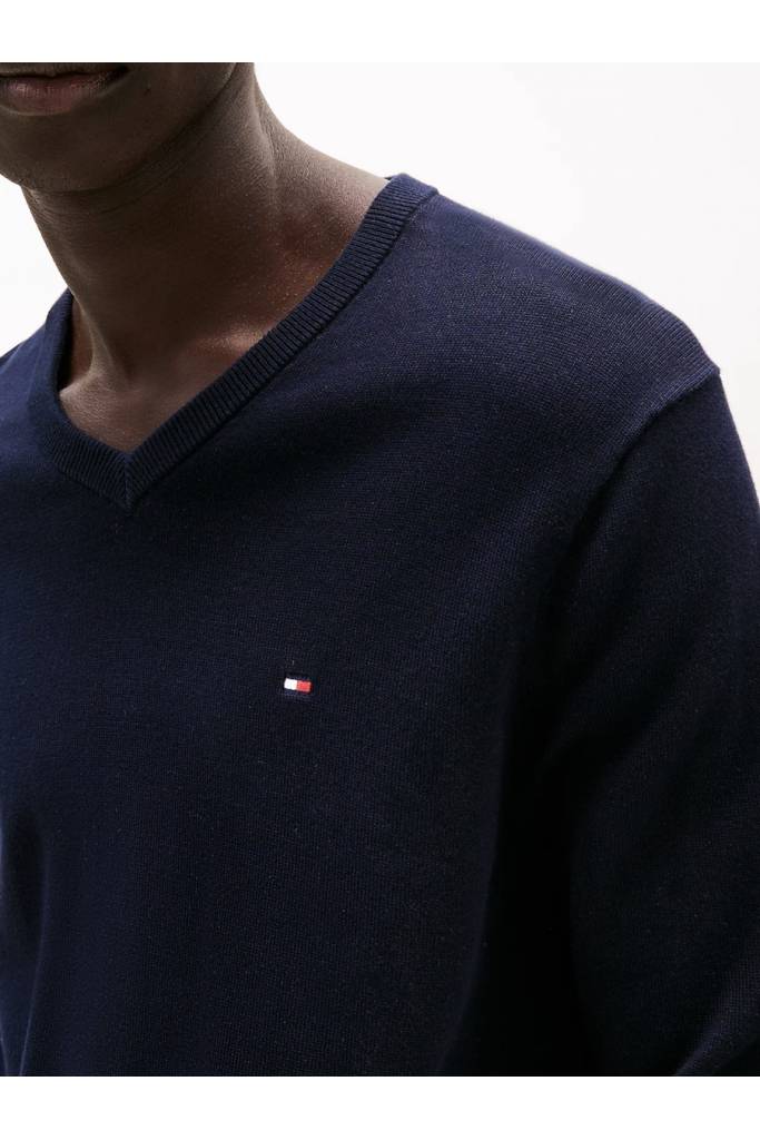 Detal stylizacja męski sweter w serek essential cotton tommy hilfiger MW0MW14745 Detal stylizacja męski sweter w serek essential cotton tommy hilfiger MW0MW14745