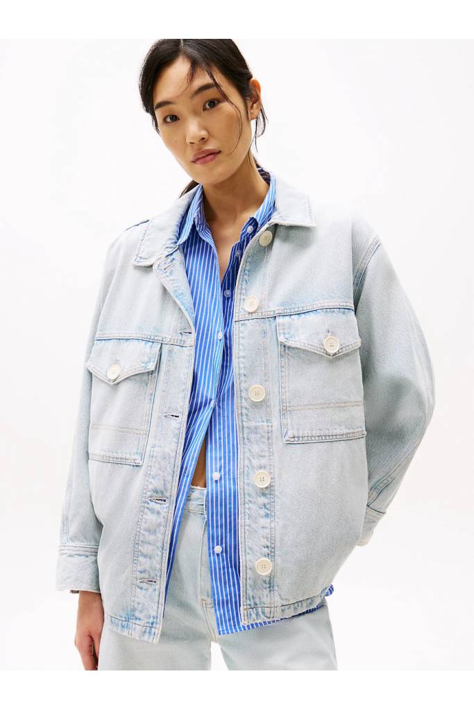 Przód damska kurtka jeansowa oversized utility sky tommy hilfiger WW0WW44410