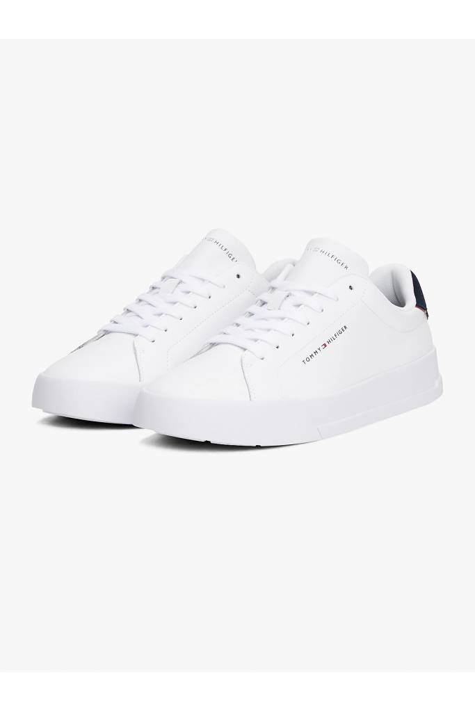 Przód męskie sneakersy skórzane court lth detail ess tommy hilfiger FM0FM05367