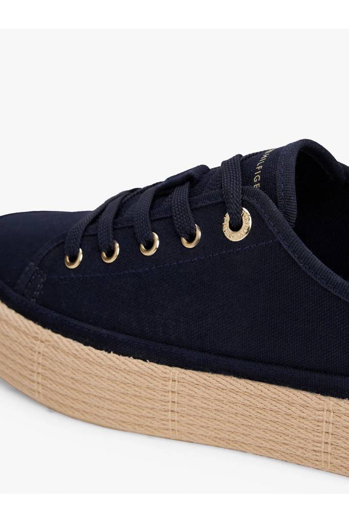 Detal stylizacja damskie trampki kelsey rope vulc tommy hilfiger FW0FW08404