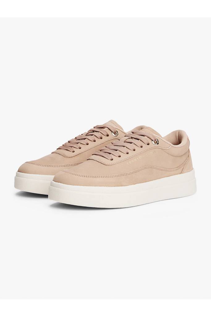 Przód damskie sneakersy nubuck bonnie modern court tommy hilfiger FW0FW08462