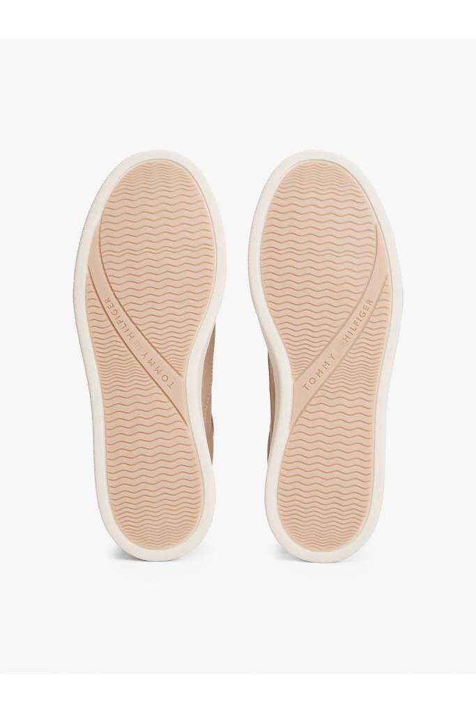Detal 3 damskie sneakersy nubuck bonnie modern court tommy hilfiger FW0FW08462