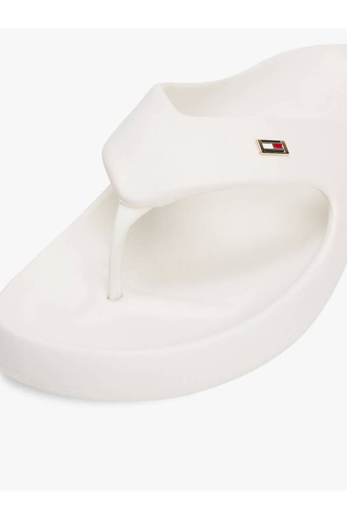 Detal stylizacja damskie japonki isla comfort beach tommy hilfiger FW0FW08522 Detal stylizacja damskie japonki isla comfort beach tommy hilfiger FW0FW08522