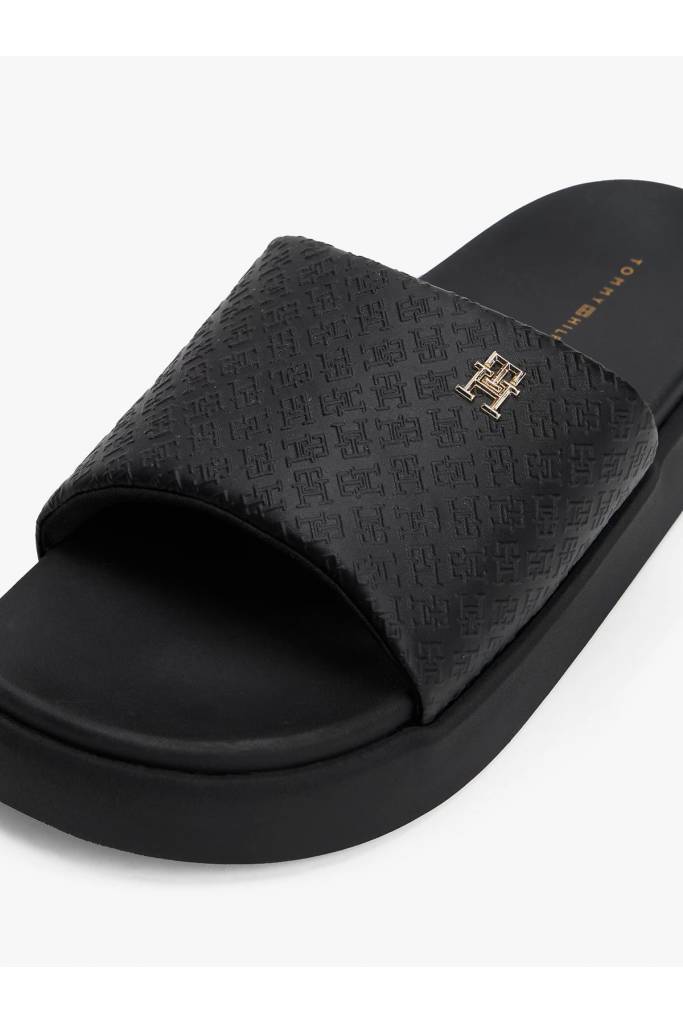 Detal stylizacja damskie klapki pearl platform monogram poolside tommy hilfiger FW0FW08526 Detal stylizacja damskie klapki pearl platform monogram poolside tommy hilfiger FW0FW08526