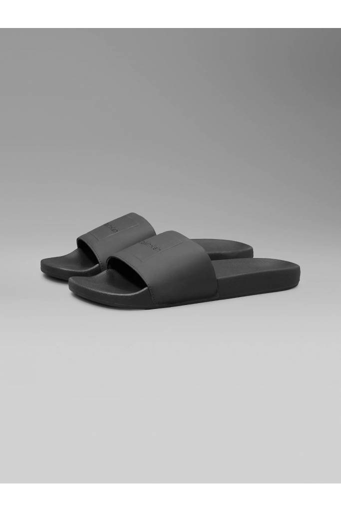 Przód męskie klapki santorini pool slide square calvin klein HM0HM01754 Przód męskie klapki santorini pool slide square calvin klein HM0HM01754
