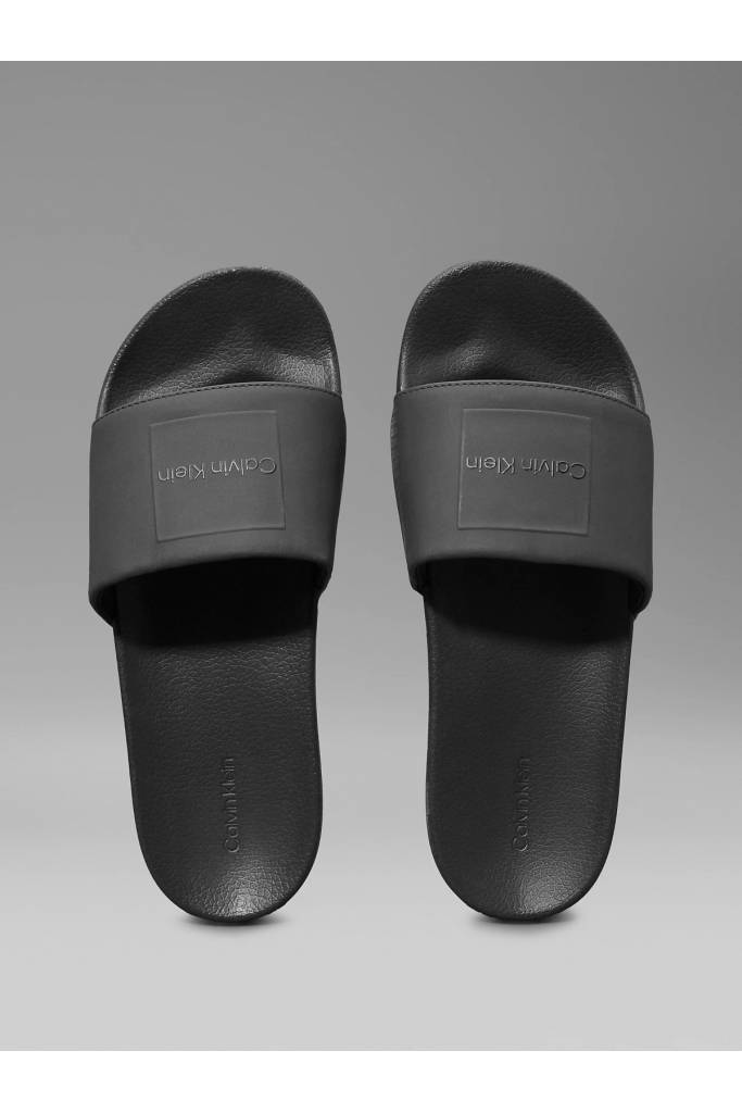 Detal 2 męskie klapki santorini pool slide square calvin klein HM0HM01754 Detal 2 męskie klapki santorini pool slide square calvin klein HM0HM01754