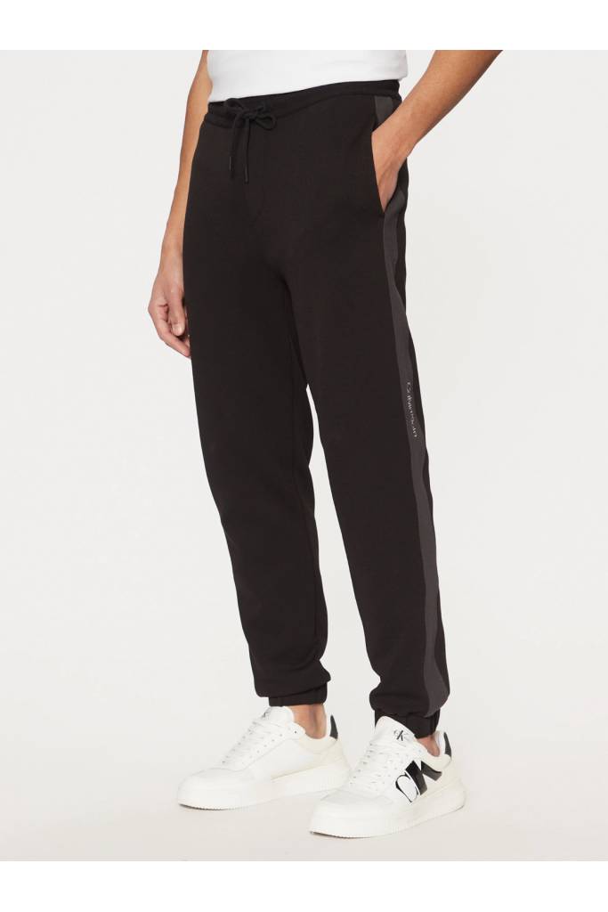 Przód męskie spodnie dresowe logo tape calvin klein jeans J30J327243