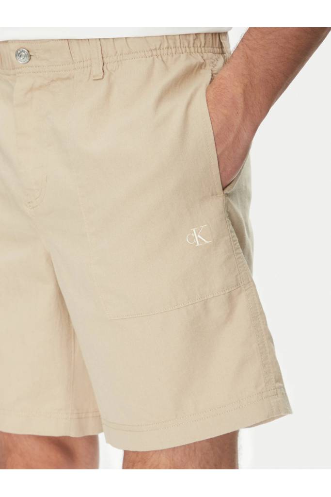 Detal stylizacja męskie szorty linen calvin klein jeans J30J327300