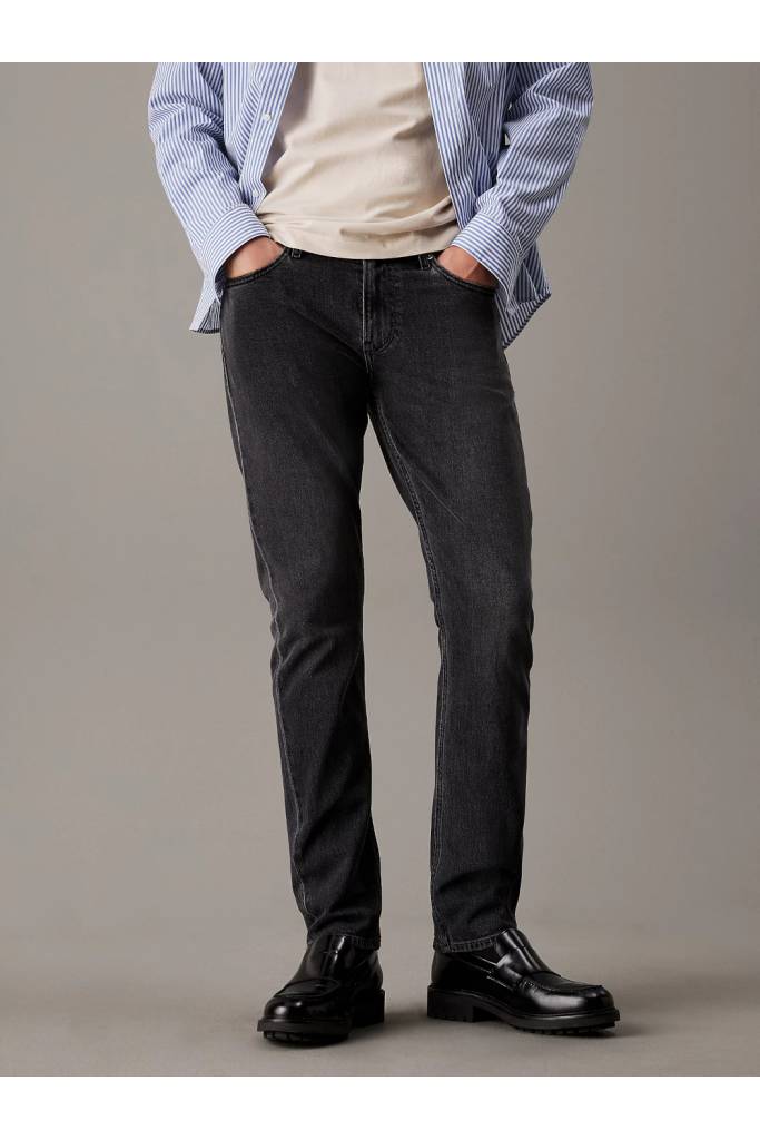 Przód męskie jeansy slim calvin klein jeans J30J327154
