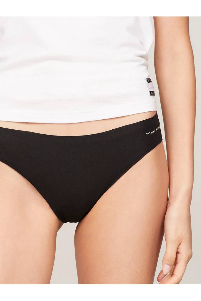 Detal stylizacja damskie figi brazylijskie raw cut tommy hilfiger 3-pack UW0UW03871 Detal stylizacja damskie figi brazylijskie raw cut tommy hilfiger 3-pack UW0UW03871