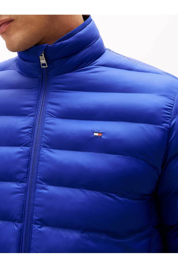 Detal stylizacja męska kurtka ocieplana packable recycled tommy hilfiger MW0MW37634 Detal stylizacja męska kurtka ocieplana packable recycled tommy hilfiger MW0MW37634