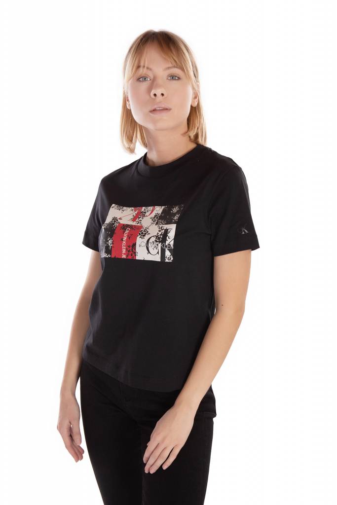 Detal stylizacja calvin klein jeans t-shirt damski J20J215135 Detal stylizacja calvin klein jeans t-shirt damski J20J215135