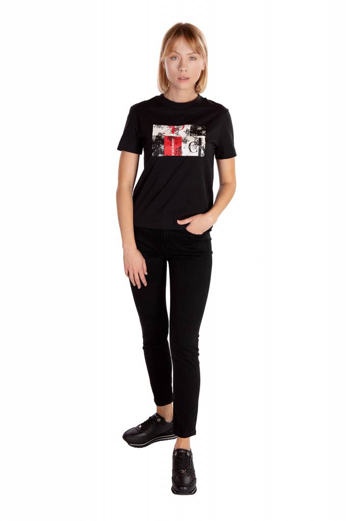Przód calvin klein jeans t-shirt damski J20J215135 Przód calvin klein jeans t-shirt damski J20J215135