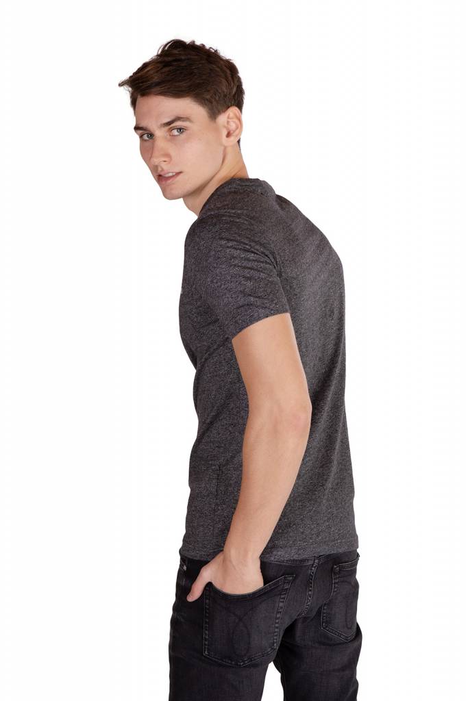 Tył calvin klein jeans t-shirt institutional J30J316042 Tył calvin klein jeans t-shirt institutional J30J316042