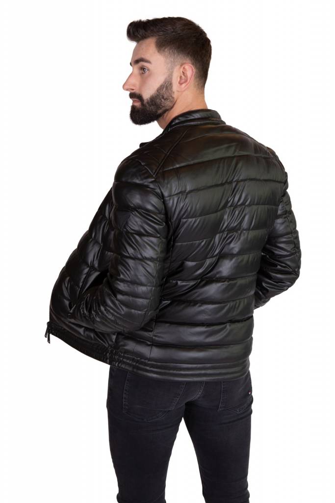 Tył guess kurtka M0YL55 WD320 Tył guess kurtka M0YL55 WD320