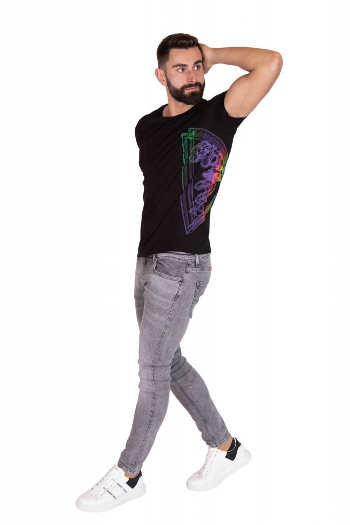 Detal stylizacja guess t-shirt whire M0YI45 K8HM0 Detal stylizacja guess t-shirt whire M0YI45 K8HM0