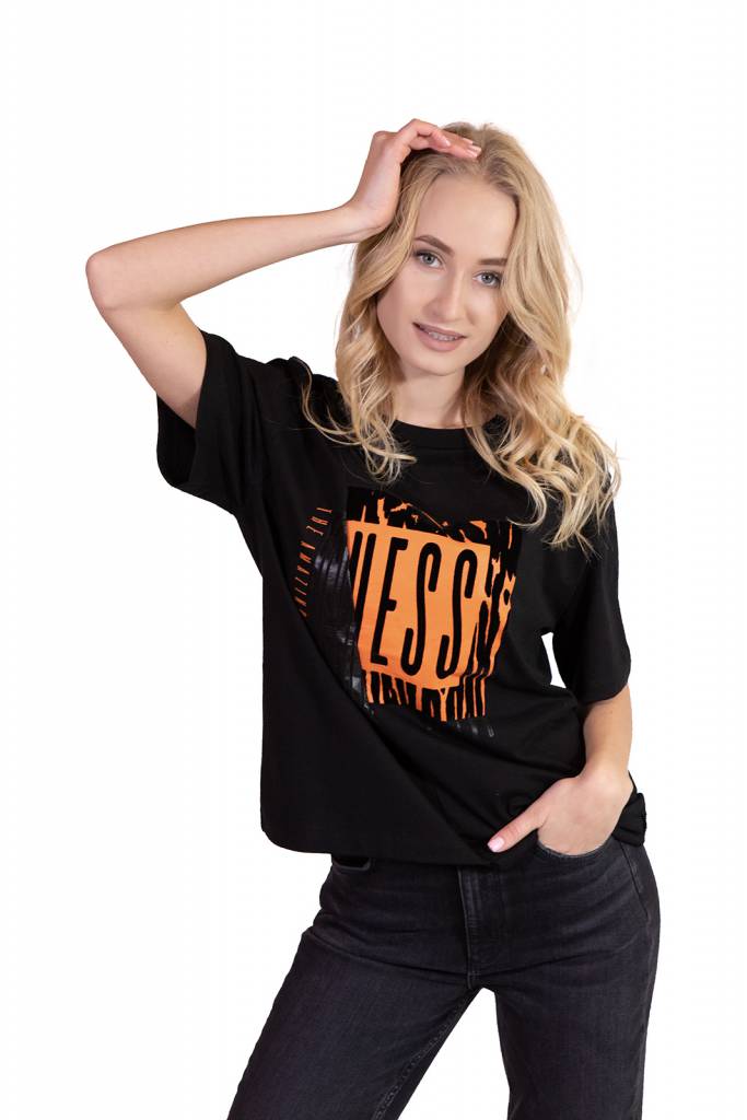 Guess t-shirt damski tonia W0BI94 K8FQ0 Guess t-shirt damski tonia W0BI94 K8FQ0