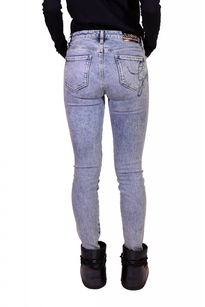 Tył guess jeansy damskie curve W0YAJ3 D42L1 Tył guess jeansy damskie curve W0YAJ3 D42L1
