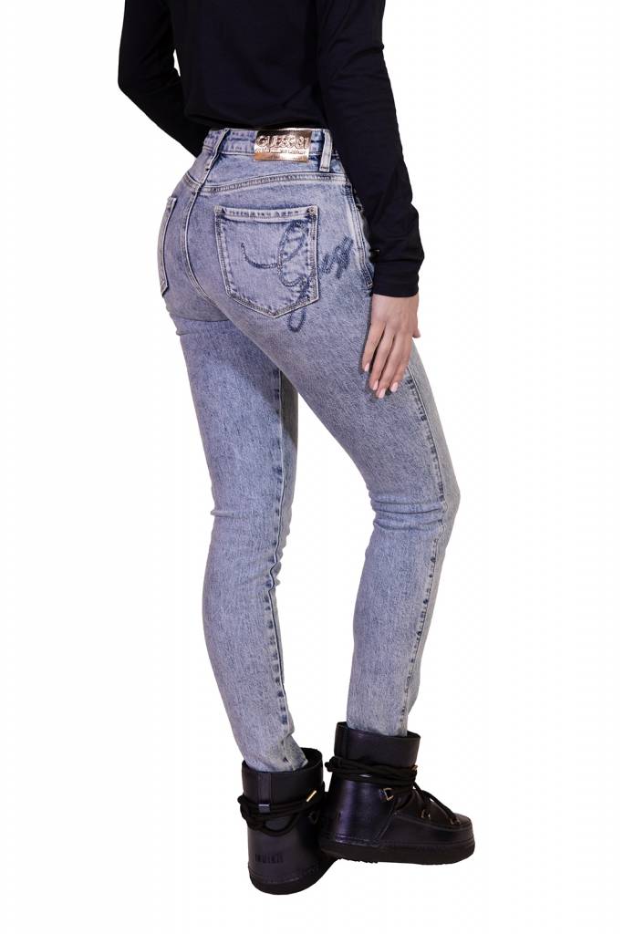 Detal stylizacja guess jeansy damskie curve W0YAJ3 D42L1 Detal stylizacja guess jeansy damskie curve W0YAJ3 D42L1